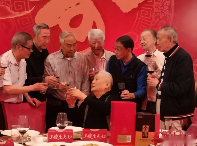 给前辈敬酒的祝酒词便捷的