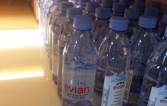 矿泉水敷脸问题