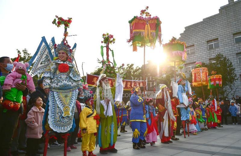 各地区春节的民俗