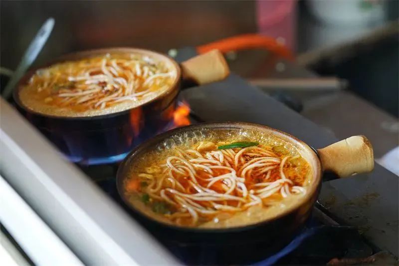 楚雄廉价好吃的美食街在哪里