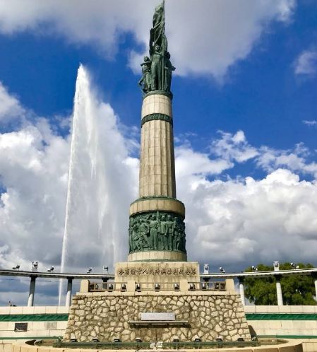 离防洪纪念塔最近的宾馆