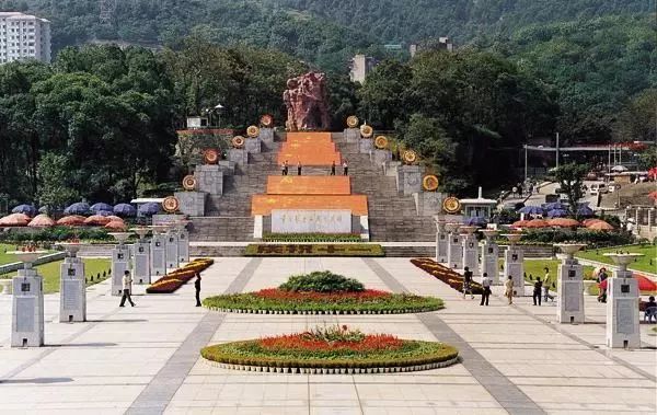 从沙坪坝坐什么车过去